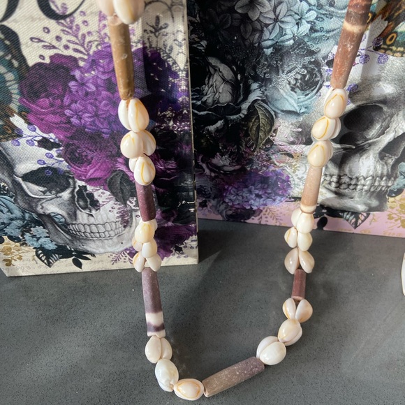 Seashell Necklace 🐚🐚 - Picture 7 of 8